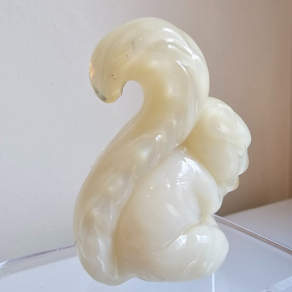 Boyd Art Glass Sammy the Squirrel Shasta White Cream Yellow Vintage 1989 2.75" - Picture 3 of 8